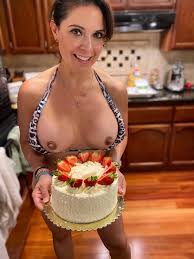 Cake & boobs & boobs & cake!