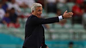 Born in sarajevo, bosnia, to educational worker parents, vladimir started playing football in the youth sector of his hometime at fifteen with fk sarajevo and. Vladimir Petkovic Kimdir Vladimir Petkovic Turkiye De Calistirdigi Takimlar Ve Hayati Tutku Haberi Haber Son Dakika Haberleri Gunluk Haberler