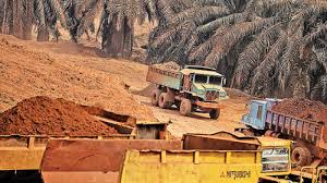 Mudslides) every time it rained (because soil erosion larrr) and the sea near kuantan port will change colour. Mixed Reaction Over Extension Of Bauxite Mining Moratorium