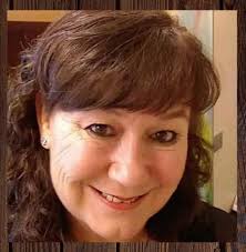 Jennifer Hawkins Paints What She Feels