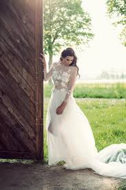 Auf den ersten blick unterscheiden sich russische brautkleider nur unwesentlich von europäischen brautkleider. Uber Mich Alla Andersen Design Couture