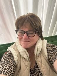 Elizabeth Foose's Instagram, Twitter & Facebook