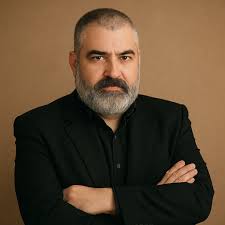 READ and WATCH- An interview with Michael Fabiano in the San Francisco  Opera blog discussing “what's truly behind the curtain,” his approach to  success, and the journey coming out as a gay