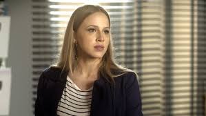 A atriz e compositora trocou as longas madeixas loiras por após assumir namoro, vitória strada e marcella rica posam juntas. Marcella Rica Interpreta Jessica Em A Lei Do Amor Personagem Gshow
