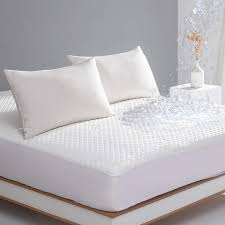 Bamboo pads are also great for those who want to moderately soften their mattress without getting a pad that they'll sink into. Amazon Com Queen Size Bed Waterproof Bamboo Mattress Protector Cooling Fitted Mattress Pad Cover With Deep Pocket Up To 18 Kitchen Dining