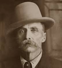 Cowboys used to hang lanterns from their stirrups to see the trail more  easily while riding in the dark. This is considered to be the earliest form  of saddle light navigation. |