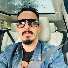 O ator norte-americano Lester P. Speight, que viveu Calvin na série de  sucesso, foi reconhecido por diversos moradores ao aparecer em uma padaria  na Praia de Icaraí, Niterói, RJ. Entre risadas e