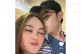 If you love them t. Siapa Ade Ilham Dan Oshi Yang Tutup Akun Di Twitter Dan Tik Tok Netizen Padahal Couple Goals Banget Portal Purwokerto