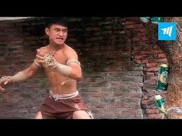 องค์บาก 3) is a 2010 thai martial arts film directed, produced and written by tony jaa and panna rittikrai.the film is a sequel to ong bak 2 (2008) and follows the story of the warrior tien (tony jaa), who had been captured by the ruthless warlord lord rajasena (sarunyu wongkrajang).tien escapes from rajasena's clutches, recovers from his crippling injuries with. Ong Bak In Real Life Muscle Madness Youtube Martial Arts Workout Muay Thai Workouts Martial Arts