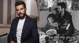 من هي خطيبة مهند الحمدي الفاشينيستا فرح مراد؟ هذه صورها قبل الشهرةنشر النجم السعودي مهند الحمدي صورة جديدة. Ù…Ø¹Ù„ÙˆÙ…Ø§Øª Ø³Ø±ÙŠØ© Ù…Ù† Ù‡ÙŠ ÙØ±Ø­ Ù…Ø±Ø§Ø¯ Ø®Ø·ÙŠØ¨Ø© Ø§Ù„ÙÙ†Ø§Ù† Ø§Ù„Ø³Ø¹ÙˆØ¯ÙŠ Ù…Ù‡Ù†Ø¯ Ø§Ù„Ø­Ù…Ø¯ÙŠ ÙˆÙ…Ø§ Ù‡ÙŠ Ù‚ØµØ© Ø­Ø¨Ù‡Ù…Ø§ ØµÙˆØ± Ø¥Ø«Ø±Ø§Ø¡ Ø¨ÙˆØ³Øª