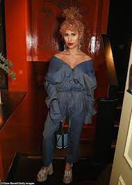 Bed (chilled)joel corry & david guetta feat. Image Result For Raye Singer Fashion Singer Fashion Fashion Style