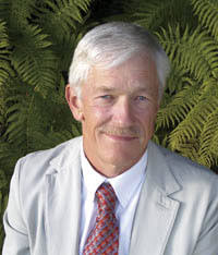 May 2005 Alumni news in Malamalama, the magazine of the University of  Hawaii system