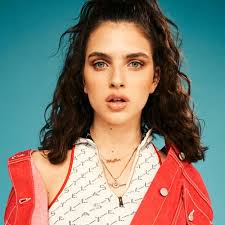 Reviews of Mae Muller