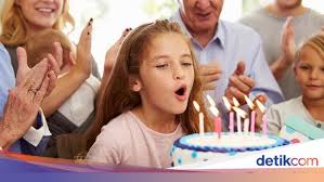 Ucapan selamat ulang tahun untuk sahabat, islami barakallah, pacar, bahasa inggris arab, untuk suami, dan kata mutiara. Kumpulan Ucapan Selamat Ulang Tahun Yang Bisa Jadi Inspirasi