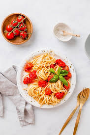 Die Leckerste Und Saftigste Spaghetti Mit Cherrytomaten Im Backofen Gerostet Dieses Vegane Pasta Rezept Mit Ofentomaten Gerostete Kirschtomaten Nudel Rezepte