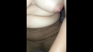 Ho scopato il mio capo nella sua stanza e mi ha spogliato nudo