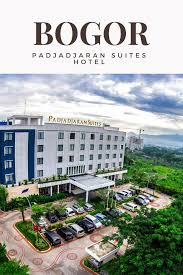 Terletak Di Pusat Kota Bogor Padjadjaran Suites Hotel Bogor Menawarkan Kamar Dengan Pemandangan Kota Atau Lembah Dan Gunung Sala Kota Bogor Hotel Kolam Renang