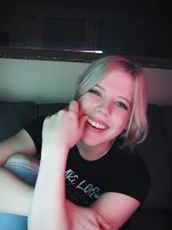 Shell Marie (@shellmariemusic)