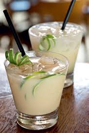 Caipirinha De Maracuja Com Leite Condensado No Liquidificador Caipirinha De Yakult Receitas Drinks Receitas Receitas De Bebidas