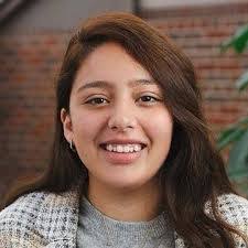 Elizabeth Lara's Instagram, Twitter & Facebook