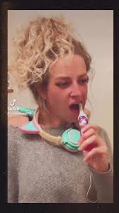 Angel (@angelewing786)