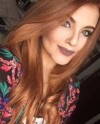 El cabello café chocolate con una oscuridad más orientada al azul, es lo que tu piel fría necesita para verse de impacto. Piel Clara Color De Cabello Para Piel Amarilla Y Ojos Cafes Consejos Ojos
