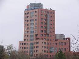 Unitatile de invatamint superior petre andrei si apollonia , ambele din iasi, nu fusesera adaugate initial pe lista. Radiografia Sociologiei RomaneÈ™ti RealizatÄƒ La Universitatea Petre Andrei Din IaÈ™i 24 Ore