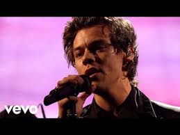 Harry Styles Sign Of The Times Live On The Graham Norton Show Youtube In 2020 Sign Of The Times Harry Styles Harry Styles Harry Styles Live