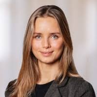 Elena Strom's Instagram, Twitter & Facebook