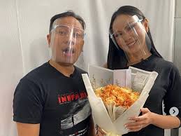 Kalina oktarani, model dan mantan istri deddy corbuzier, dikabarkan berpisah insank nasruddin, suami ketiganya. Vicky Prasetyo Cium Kalina Oktarani Netizen Deddy Corbuzier Nangis Lihat Ini