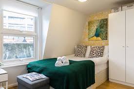 The property includes a double and a single bed , wifi, oven, washing machine, and more. 1 In London For Furnished Flats And Apartments Homelike