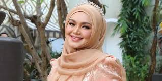 Ku pasti tiada yang curiga. Lirik Lagu Bukan Cinta Biasa Siti Nurhaliza Bola Net