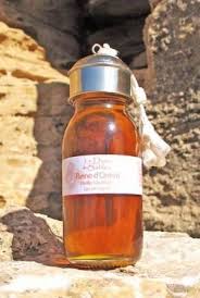 Huile De Nigelle Que L On Utilise En Cuisine Comme Pour Les Soins Beaute Nigelle Remedes Naturels Sante Naturelle