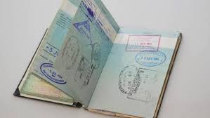 Semakan blacklist imigresen atau pasport ini perlu anda lakukan sebelum merancang ke luar negara bagi mengelakkan sebarang masalah apabila mengetahui pasport anda tidak sah sewaktu tiba di lapangan terbang kelak. Berencana Liburan Ke Luar Negeri Ketahui Dulu Perbedaan Paspor Dan Visa