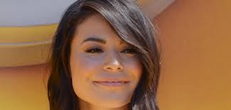 Watch: Miranda Cosgroe goes from 'iCarly' to influencer in new trailer