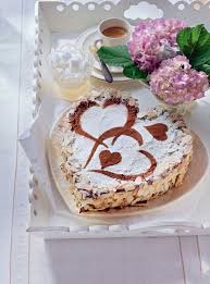 Biskuit Herz Mit Vanille Creme Saisonale Rezepte Gartentipps Kreativideen Idyllische Regionen Und Vieles Mehr Entdecken Sie Mit Uns Die Schonsten Seiten Rezept Kuchen Rezepte Einfach Kuchen Und Torten Kaffee Und Kuchen
