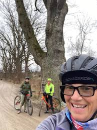 Just us Chicas for AnnetteDi Gavel Mystery Ride part deux. I didn't quite  get the miles I wanted the heart was willing but my toes said, “Bit#h  Please.” Thanks for riding with