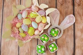 The entire cake is then frosted and decorated in a fun easter theme for everyone. Easy Easter Egg Hunt Pudding Cups The Samantha Show A Cleveland Life Style Blog