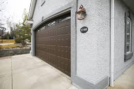 We've talked with the experts to bring you a comprehensive guide to painting stucco and reviews of the top three stucco paints. Stucco Painting Calgary Stucco Repair Elite Trade Painting Calgary