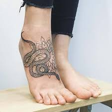 Line art large piece for back, thigh, arm or leg. 43 Bold And Badass Snake Tattoo Ideas For Women Page 2 Of 4 Stayglam