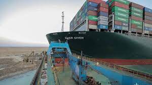 وكانت قناة السويس ذكرت في بيان في وقت سابق، أنها استأنفت عمليات قطر السفينة. Nbc1tsjyibljmm