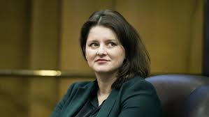 Ministryně práce a sociálních věcí místopředsedkyně čssd střípky z mého života #zezivotaministryne. Malacova Zvyseni Zivotniho Minima O 380 Korun Neprosadila Vlada Jeji Navrh Zamitla Irozhlas Spolehlive Zpravy