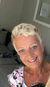 Embracing short hair after chemotherapy and breast cancer