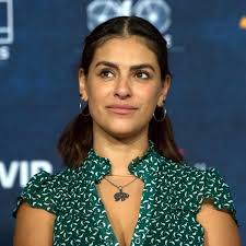 Una micropigmentación dejó a Liz Gallardo con marcas de por vida