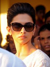 Katrina Kaif Deepika Padukone Reject Ashutosh Gowarike Offer First He Approached Deepika Padukone F Deepika Padukone Style Deepika Padukone Dipika Padukone