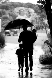 Black And White Silhouette Photography Pin By Jo Jo On Silhouettes Walking In The Rain Silhouette Photography Love Rain