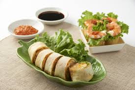 Fresh popiah or spring rolls are popular in malaysia and singapore. The Art Of Making Perfect Popiah Skin Many People In Singapore Haven T Seen This The Peak Singapore Your Guide To The Finer Things In Life