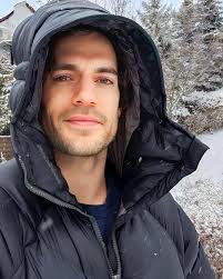 🎤 Baby, It's cold outside 🎶 Edit credit📷 @henrycavillfellowfans  #henrycavill #henrycavillfellowfans #superman #geralt #geraltofrivia  #thewitcher #cold #handsome #blueeyes #winter