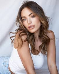 Hazel Gerber's Instagram, Twitter & Facebook