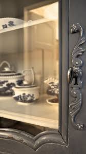 Chalk Paint By Annie Sloan Supplier Le Bateau Rouge Annie Sloan Painted Furniture Painted Furniture Annie Sloan Paints